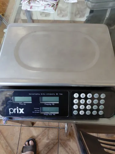 Balança Toledo 15 kg. Modelo prix. Saída pra impressão.