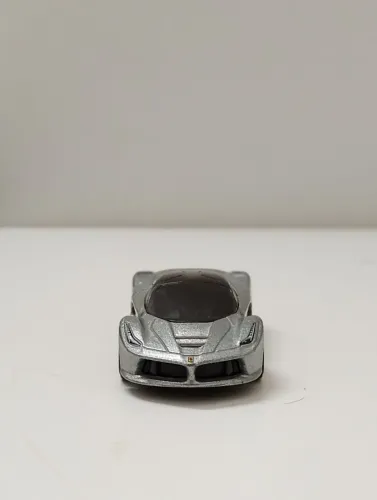 Hot Wheels - Kit com LaFerrari Silver 2013 Mattel + Lamborghinis