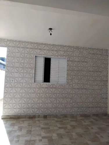 Casa com 2 Quarto(s) e 1 banheiro(s) para Alugar, 58 m² por R$ 1555 / Mês
