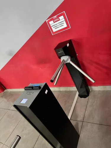 Kit Automação Comercial Henry - Catraca Expedidora + Catraca Coletora + 120 Comandas RFID