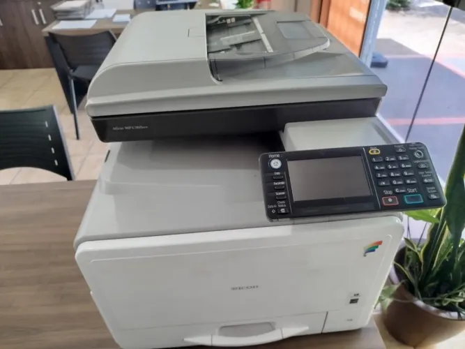 Multifuncional Ricoh Aficio MP C305SPF - LER ANÚNCIO