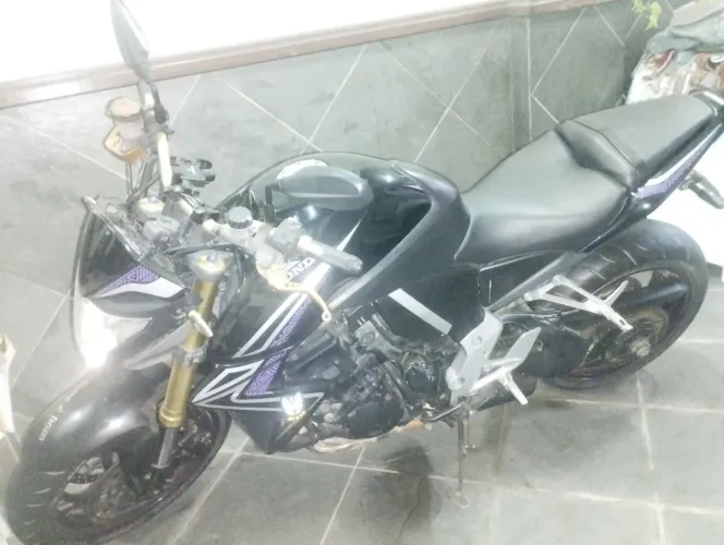 CB1000r em ótimo estado