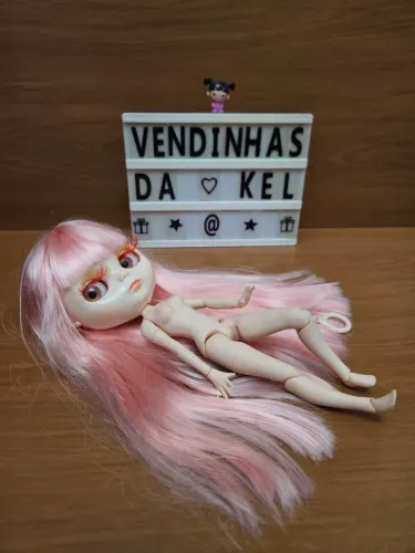Boneca tipo Blythe Sem acessórios