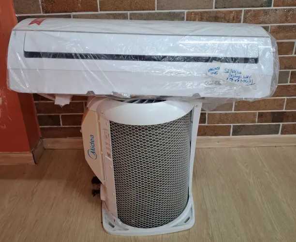 Ar condicionado  midea 12000 btus quente/ frio 220v