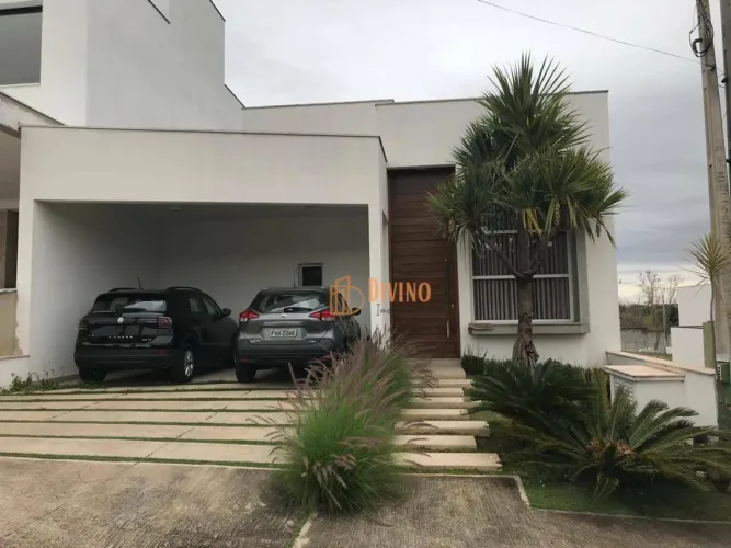 Elegante Residência à Venda no Condomínio Villagio di Capri