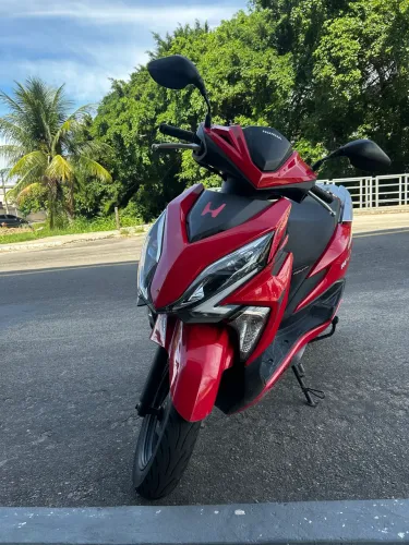 Moto perfeito estado, sou o segundo dono mais tenho menos de 1 ano com ela
