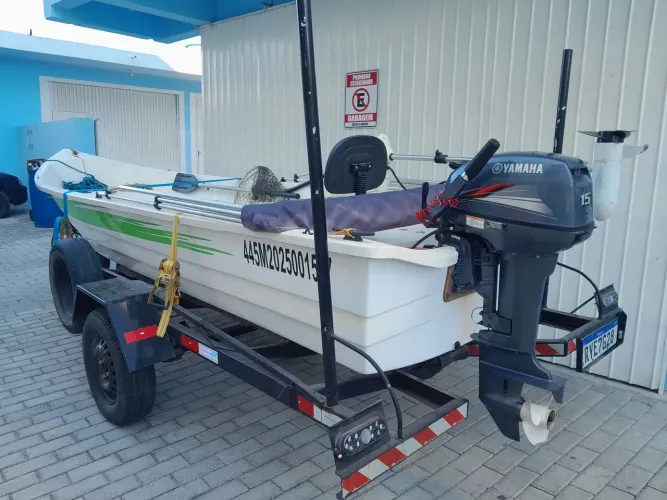 Lancha de Fibra com Yamaha 15HP