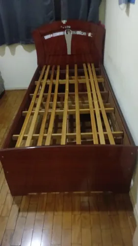 Doação de Cama de solteiro sem colchão