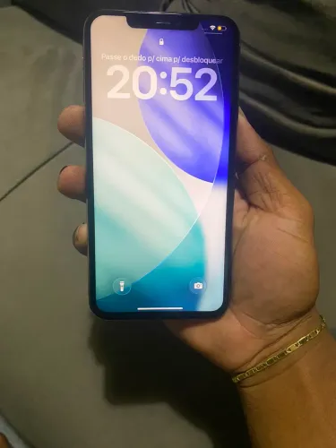 IPhone 11 Pro Max dourado