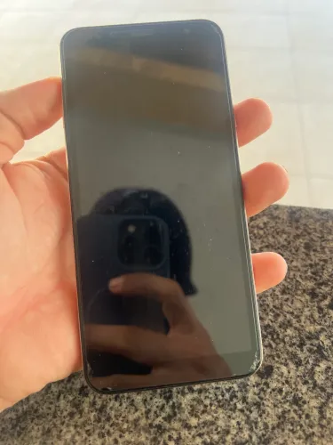 Celular J4