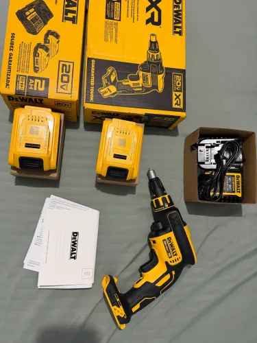 Parafusadeira Drywall DeWalt nova 
