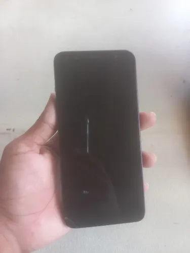 Celular j8 com defeito