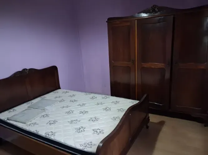 Cama antiga casal entalhada em madeira maciça - estilo colonial vintage