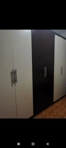 Guarda roupa de casal de madeira seis portas