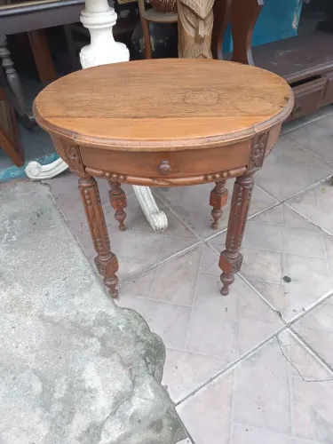 Mesinha de cabeceira 