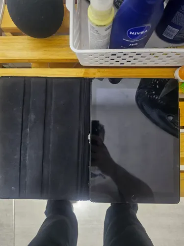 IPAD 6 Geração prata/cinza com carregador original