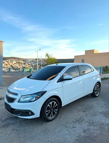 Chevrolet Onix Hatch LTZ 1.4 8V Flex Power Mec. 4P 2014