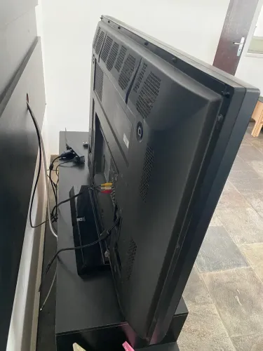 TV 42 (não é smart)