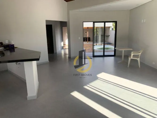 Casa à venda no Condomínio Ecopark Lagos Mogi das Cruzes - 178m² - 3 suítes - piscina - 4 