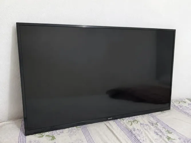 TV Samsung Smart 4K 49" UN49MU6100G - Com Defeito