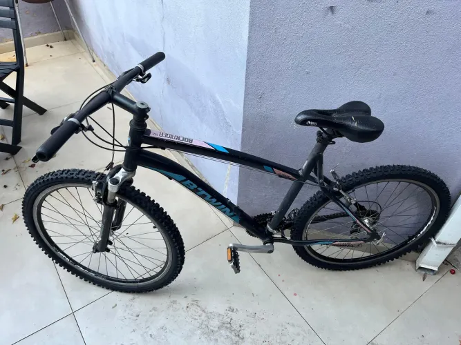Bicicleta B-TWIN (Decatlon) - Mountain Bike aro 24, 21 marchas