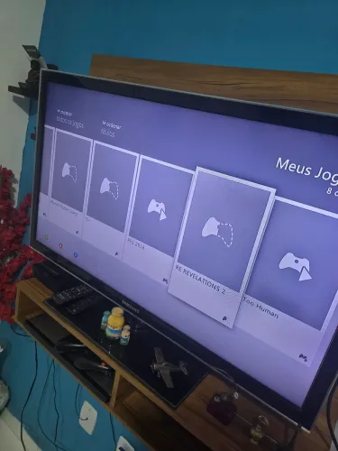 Xbox slim com 9jogos no HD e 2 jogos em mídia física 1manrte e 1kinect funcionando