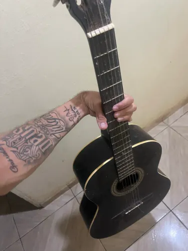 Violão novo