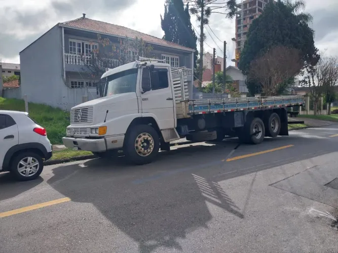 Vendo Caminhão 1618 Mercedes 1995 motor novo na mercedes