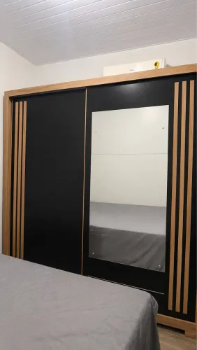 Guarda roupa casal grande 