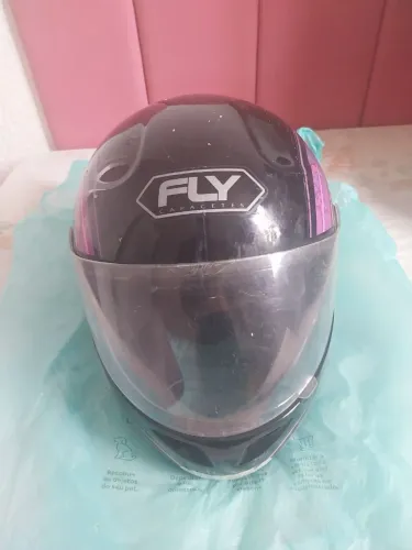 Vende-se capacete fly