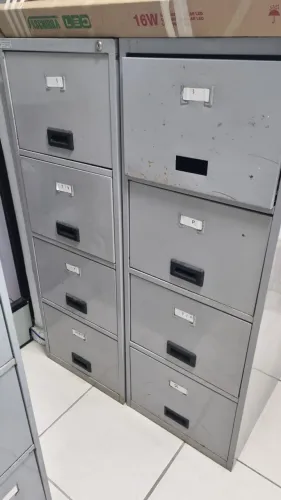 Arquivo de metal 4 gavetas - R$ 180,00 cada um
