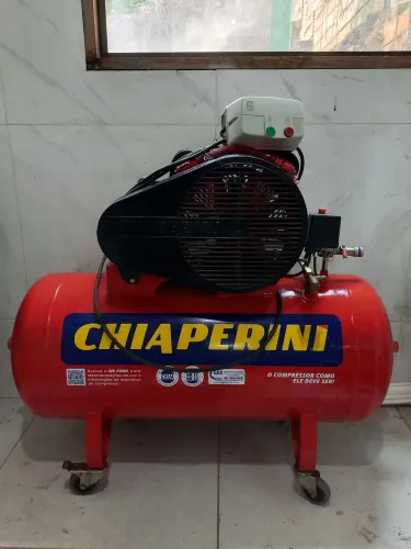 Compressor de Ar 110L 2HP Bivolt Chiaperini Profissional RED