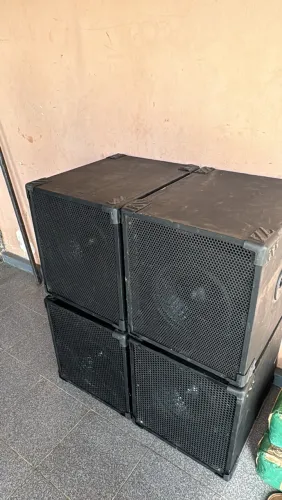 4 caixas 12? Bravox UXP 500rms cada