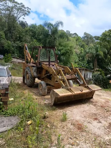 Retroescavadeira case 580h