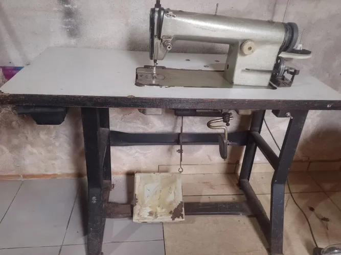 Vende  máquina de costura industrial 