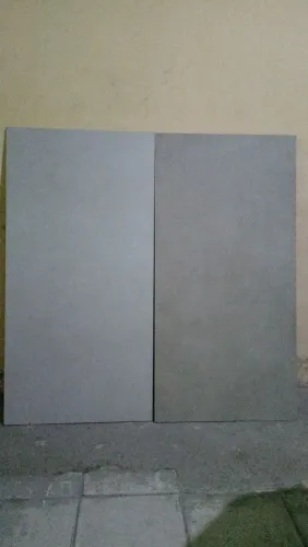 Vendo porcelanato duas peças