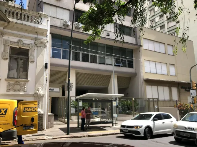 apartamento 01 dormitorio em frente Palacio Farroupilha