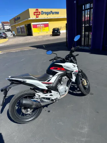 Honda CB 250F Twister CBS 2018/2019 - Muito nova - Aceito troca por moto menor valor