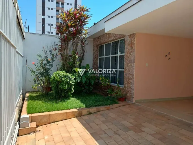 Casa à Venda no Mangal, Sorocaba, com 4 Dormitórios, Suíte e Churrasqueira