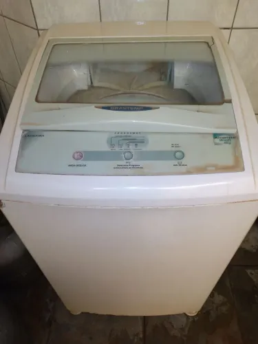 Máquina de lavar roupas advance 06 kg. Brastemp. Precisa consertar. Para retirar
