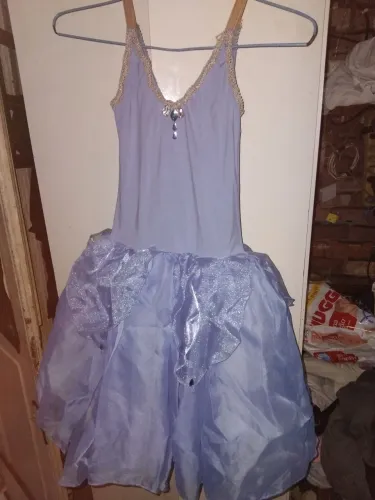 Vestido azul usado única vez tamanho 10 anos