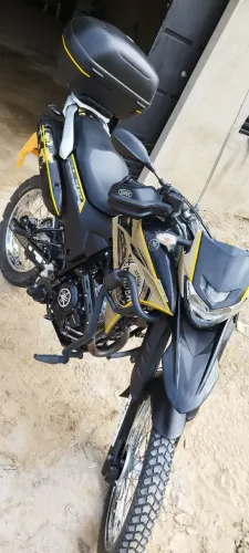 Lander 250 Bem conservada