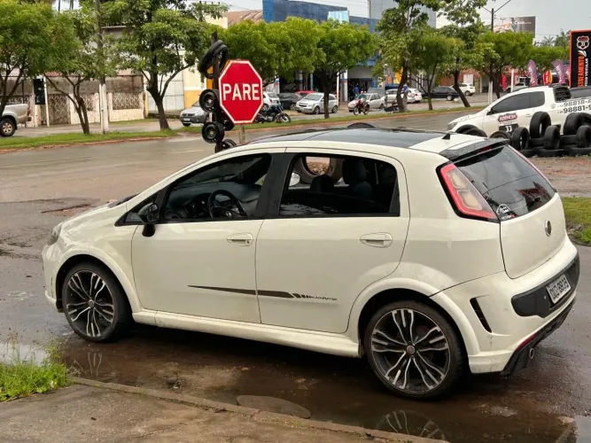 Fiat Punto Blackmotion 1.8 Flex 16V 5P. 2014
