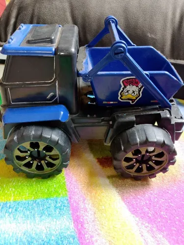 Vende se. Carrinho de brinquedo 