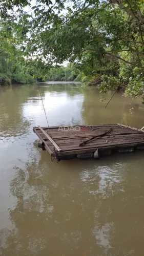 Chácara no Rio dos Bois