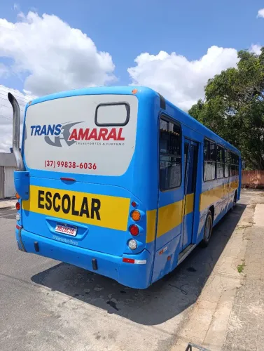 Ônibus lotação escolar