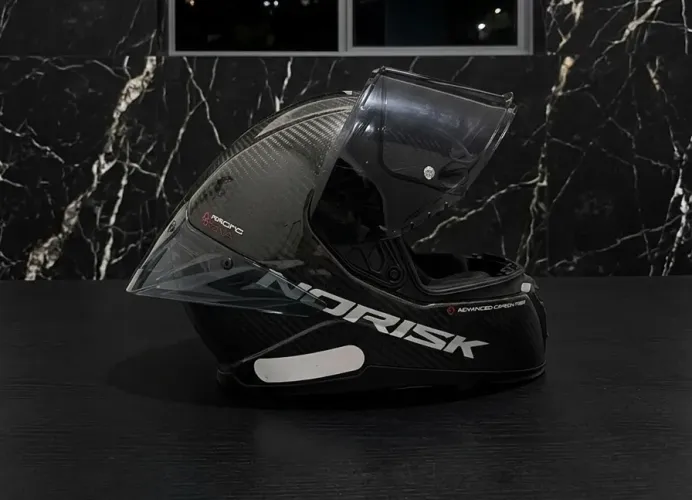 Capacete Norisk Fibra de Carbono - TAM. 61