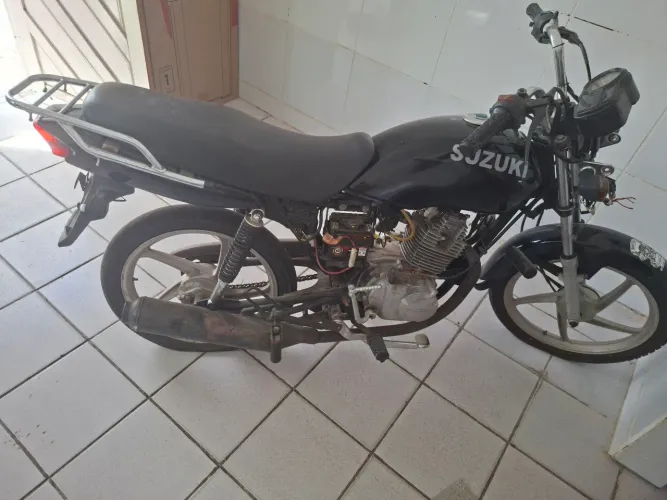 Suzuki 120cc Ano 2013 - Para Interior (Atrasada) - Detalhe Na Elétrica