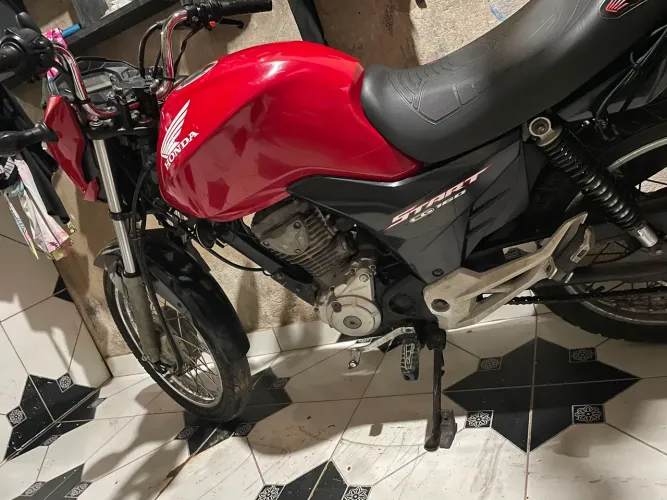 Moto seme nova, único dono tirada da loja