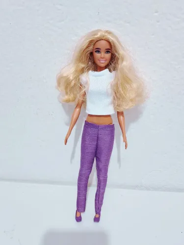 Boneca Barbie Fashionistas Mattel.